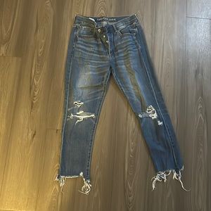 American Eagle Hi Rise Girlfriend button fly jeans size 4 short